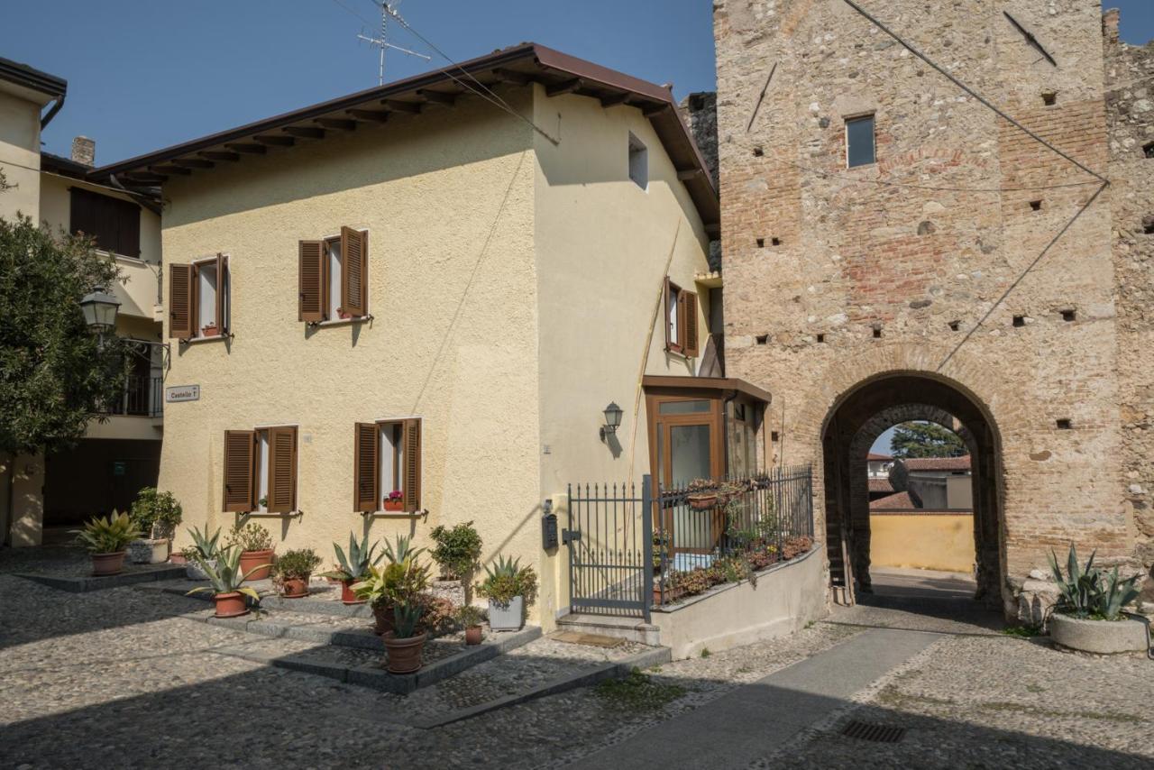 Gardappartamenti Castle Bell Moniga del Garda Екстер'єр фото